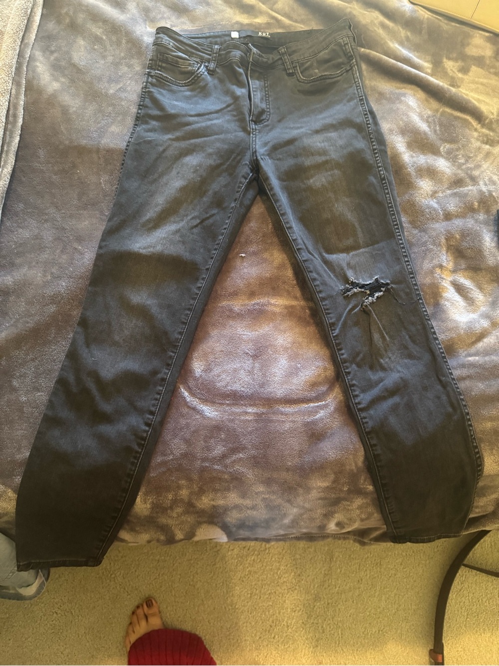 Kut from the Kloth Black Skinny Jeans with Knee Distress